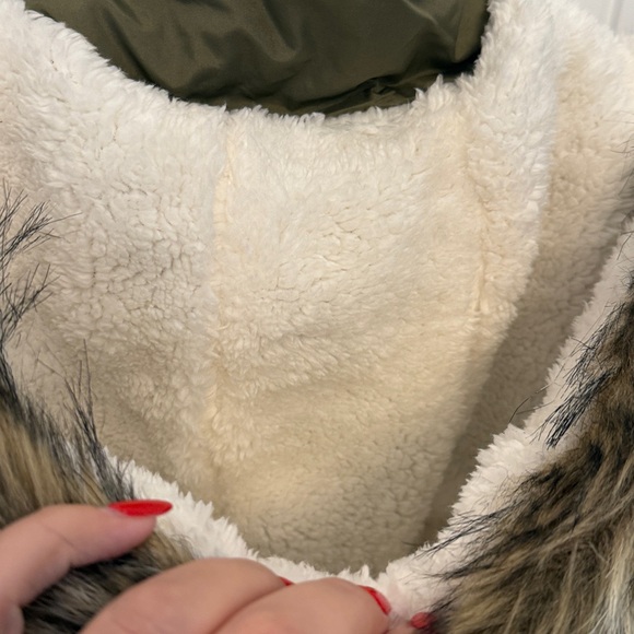 Olive Green Hooded Vest with Faux Fur Trim - Picture 10 of 10